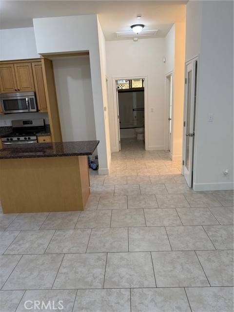 Sherman Oaks, CA 91423,4422 Matilija Avenue
