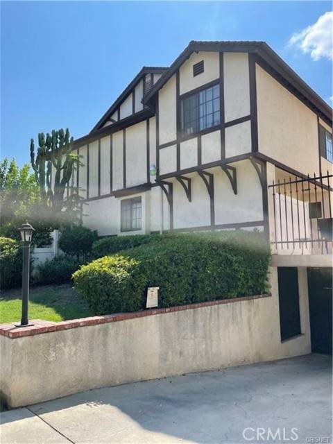 Reseda, CA 91335,19620 Wyandotte Street #10