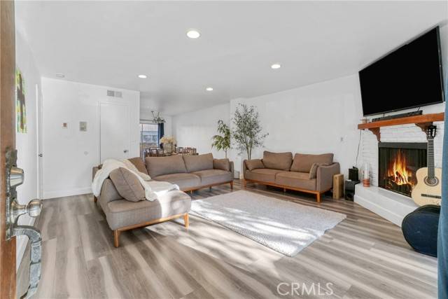 Panorama City, CA 91402,9414 Moonbeam Avenue #18