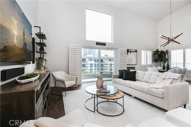 Los Angeles, CA 90024,1617 S Beverly Glen Boulevard #301