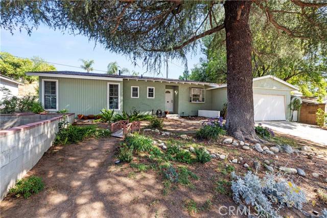 Saugus, CA 91350,22622 Aguadero Place