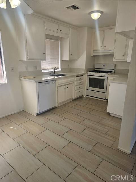 Lancaster, CA 93534,45419 10th Street #A