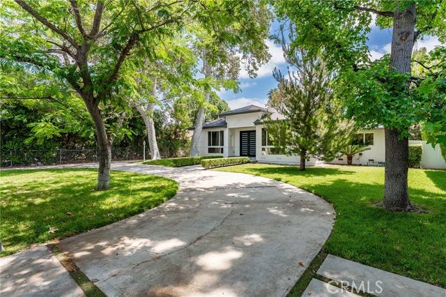 Woodland Hills, CA 91367,22904 Calvert Street