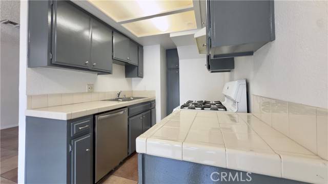 North Hills, CA 91343,9047 Langdon Avenue #28