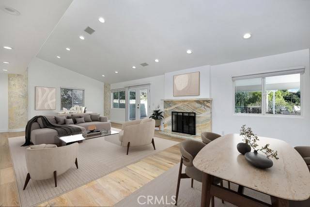 Woodland Hills, CA 91367,5794 Fairhaven Avenue
