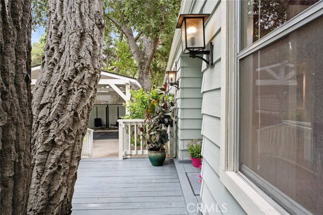 Westlake Village, CA 91361,90 Sherwood Drive