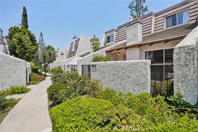 Tarzana, CA 91356,18356 Collins Street #B