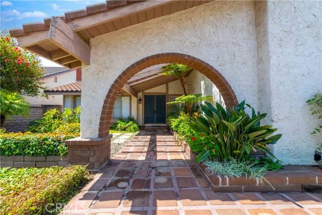 Agoura Hills, CA 91301,28752 Pisces Street