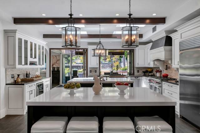 Tarzana, CA 91356,5329 Shirley Avenue