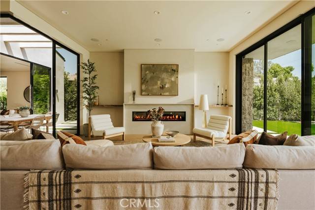 Valley Village, CA 91602,11556 Blix Street