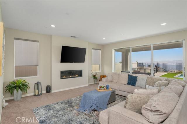 Saugus, CA 91350,28511 Sparrow Way