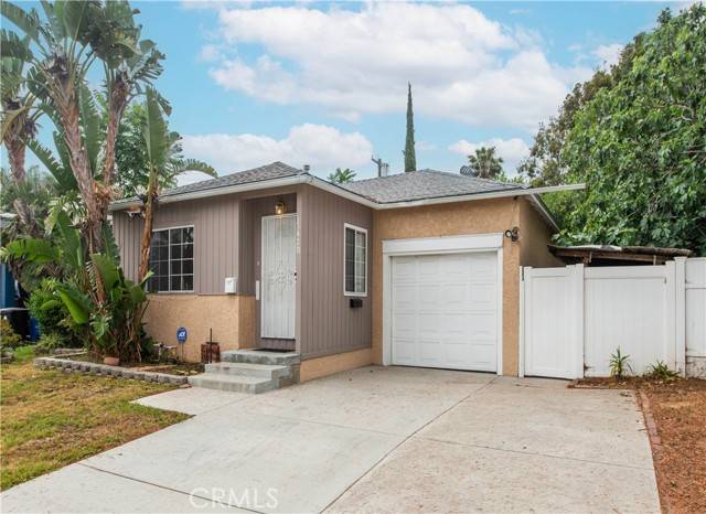 Encino, CA 91316,17420 Collins Street