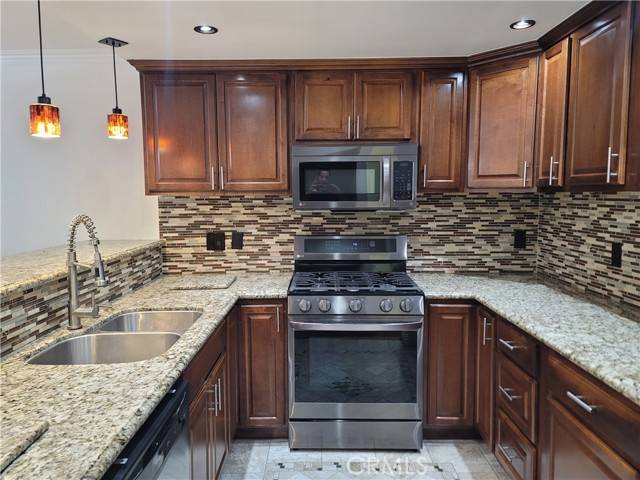 Mission Hills (san Fernando), CA 91345,11076 Sharp Avenue #C