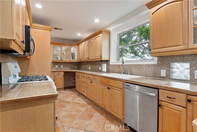 Winnetka, CA 91306,8856 Fullbright Avenue