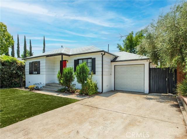 Encino, CA 91316,17330 Califa Street