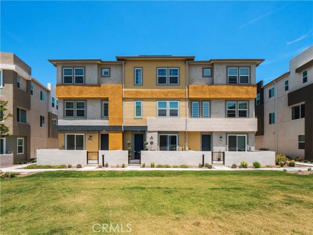 Valencia, CA 91381,27148 Valley Oak Place