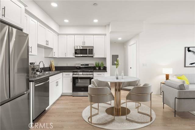 North Hollywood, CA 91606,11714 Archwood Street #305