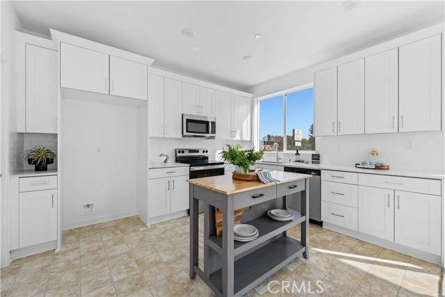 North Hills, CA 91343,9419 N Sepulveda Blvd. #1