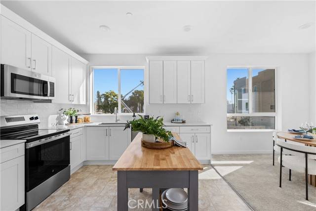 North Hills, CA 91343,9419 N Sepulveda Blvd. #1