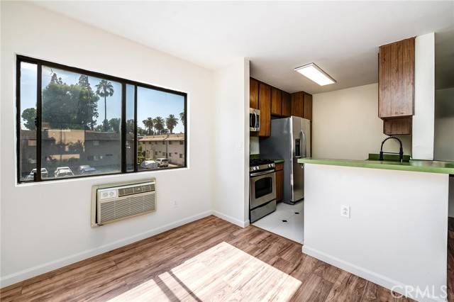 Reseda, CA 91335,17900 Sherman Way #602