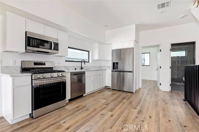 Van Nuys, CA 91401,6128 Hazeltine Avenue #1