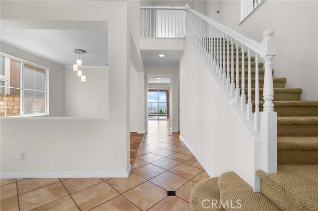 Valencia, CA 91354,24058 Via Vista