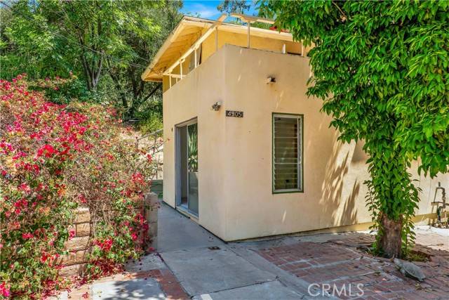 Tarzana, CA 91356,4905 Palo Drive