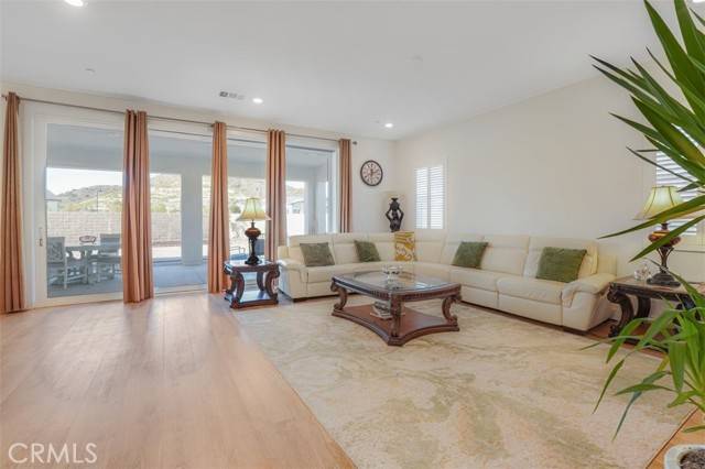 Castaic, CA 91354,24501 Via Sendero