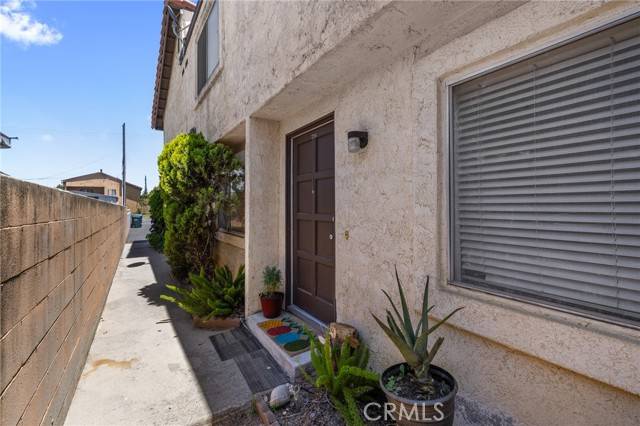 Santa Paula, CA 93060,220 S Palm Avenue
