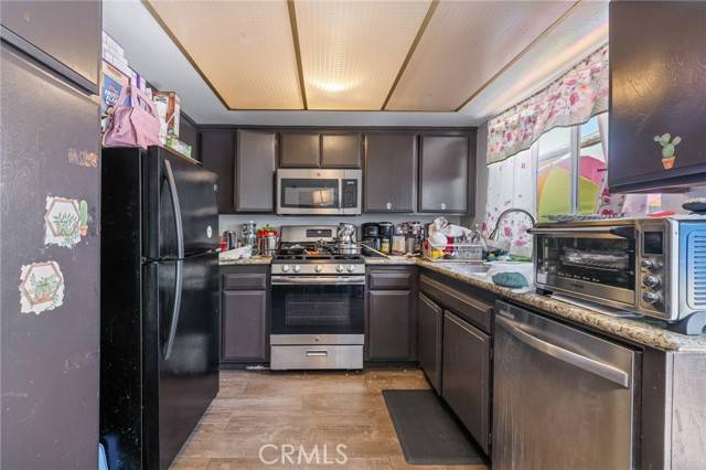 Santa Paula, CA 93060,220 S Palm Avenue