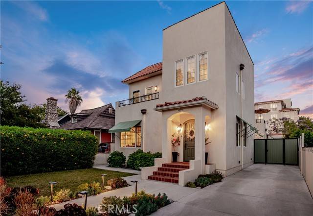 Studio City, CA 91604,4022 Willowcrest Avenue