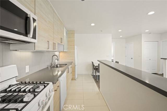 Granada Hills, CA 91344,11716 Paso Robles Avenue