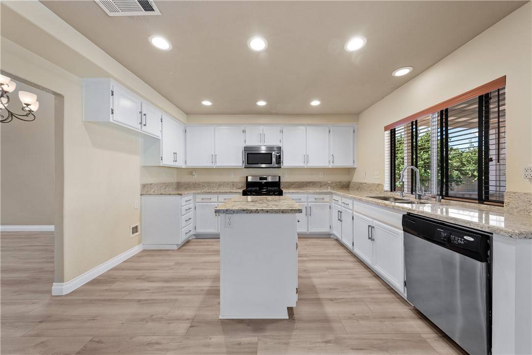 Palmdale, CA 93551,39924 La Manga Court