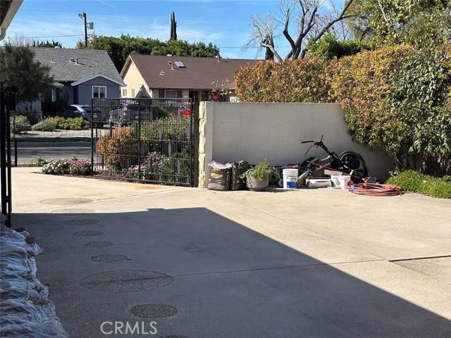 Lake Balboa, CA 91406,6914 Andasol Avenue