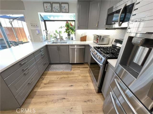 Northridge, CA 91324,9749 Reseda Boulevard #13