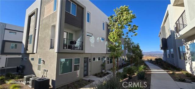 Valencia, CA 91381,26809 Keystone Loop