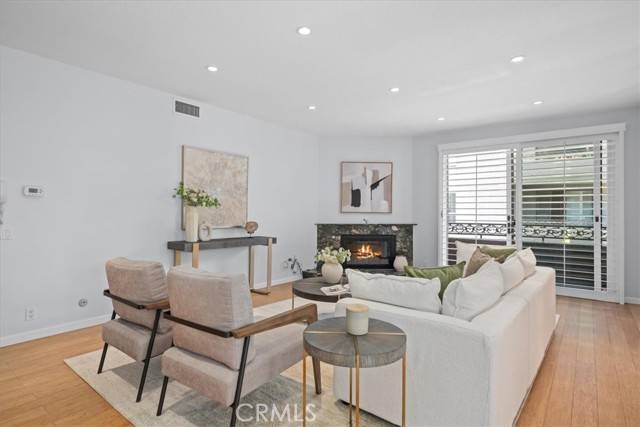 Sherman Oaks, CA 91403,14844 Dickens Street #208