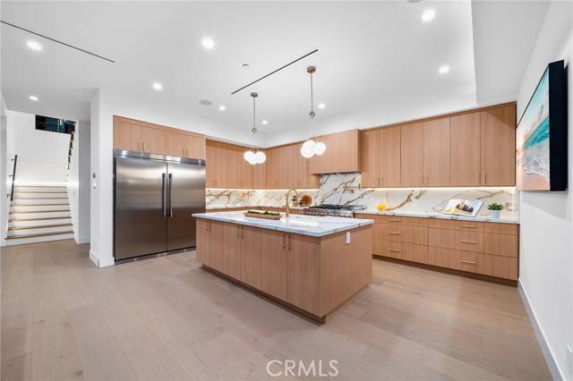 Encino, CA 91316,5945 Hesperia Avenue