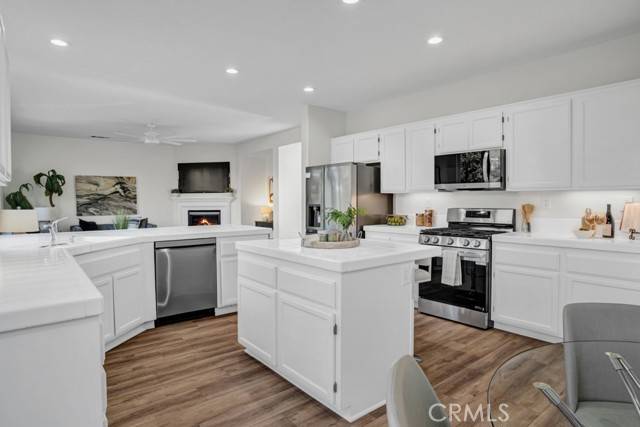 Newhall, CA 91321,24186 Matthew Place