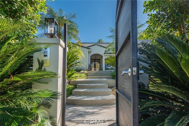 Encino, CA 91316,17980 Rancho Street