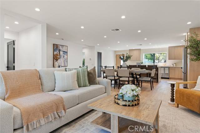 North Hills, CA 91343,8840 Valjean Avenue