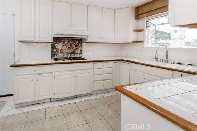 Granada Hills, CA 91344,17256 Kalisher Street