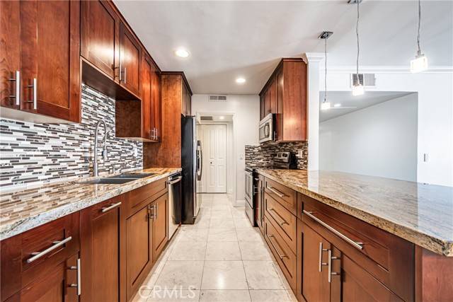 Encino, CA 91316,5454 Zelzah Avenue #314