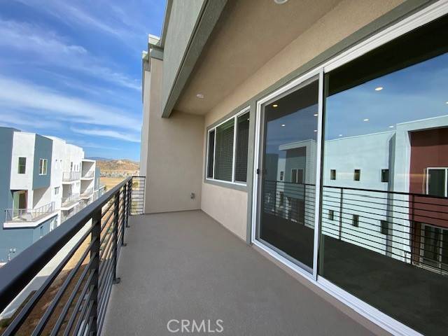 Valencia, CA 91381,26955 Prospector Road #305