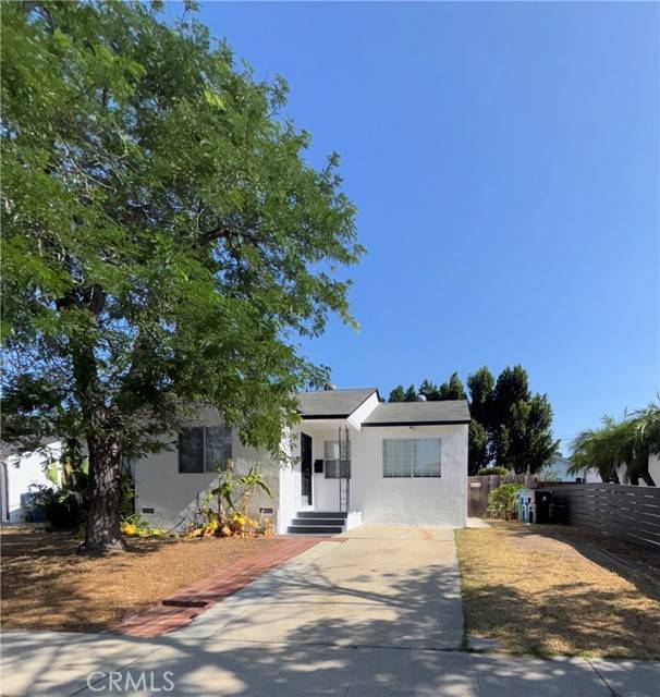 Encino, CA 91316,17440 Tiara Street
