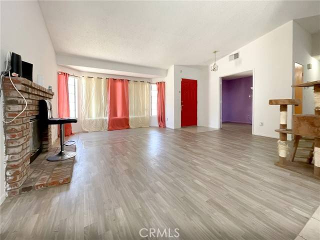 Palmdale, CA 93552,37543 Royal Court