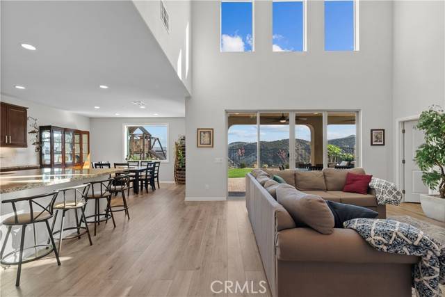 Canyon Country, CA 91387,18655 Cedar Crest Drive
