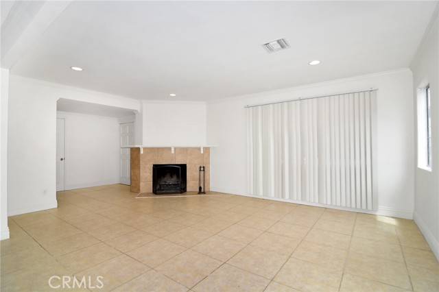 Reseda, CA 91335,19324 Victory Boulevard