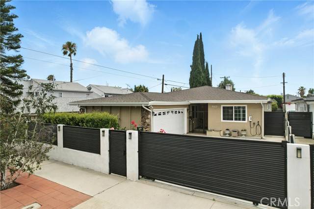 North Hollywood, CA 91606,12516 Archwood Street