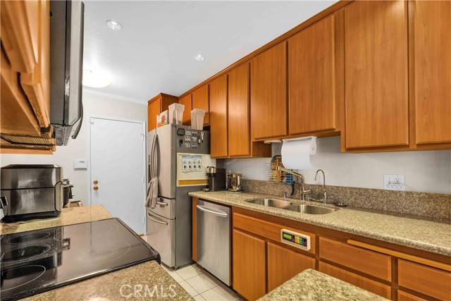 Encino, CA 91316,5400 Lindley Avenue #117